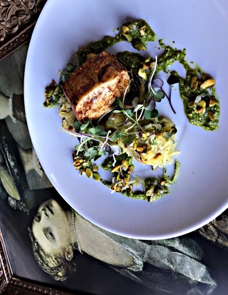 Pavé de flétan, courge, spaghetti aux pistaches, pesto de roquette