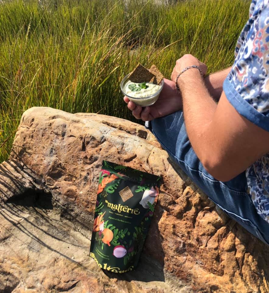 Trempette végétarienne aux edamames, aux olives noires et au tofu