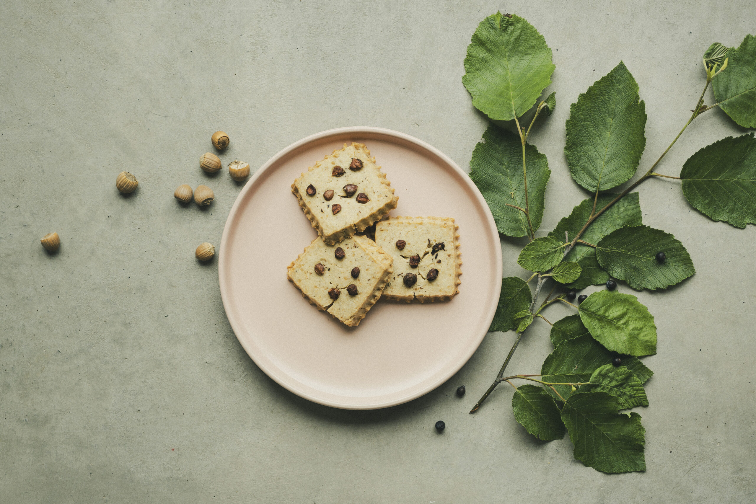 Sablés au genévrier et noisette