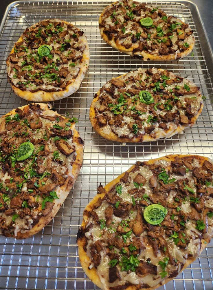 Plats cuisinés aux champignons sauvages